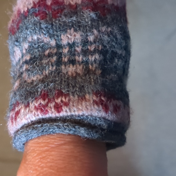 Vintage BLUEBERRY HILL* 100% Shetland Wool patterned button front sweater. - Picture 4 of 15